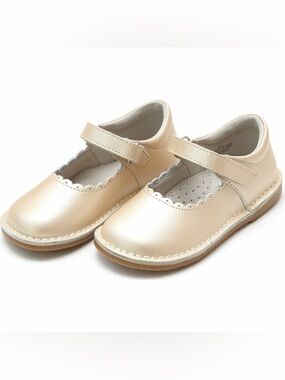 L'AMOUR Caitlin Scalloped Mary Jane, Champagne - Sz 9